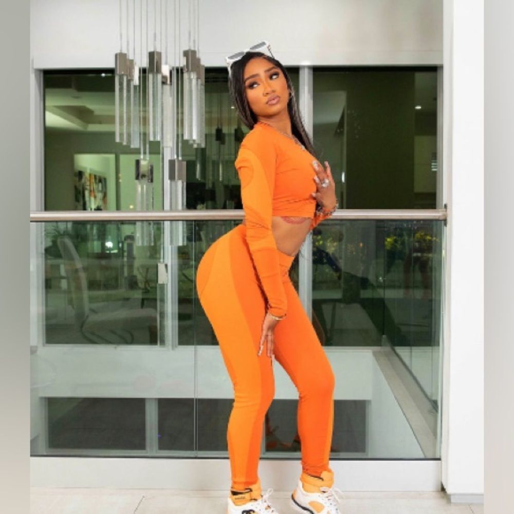 So Real GSUWOO GFS Long Sleeve Orange Ribbed Crop Top size Large